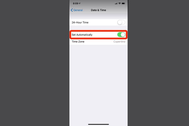 Chỉnh giờ trên iPhone tự động 