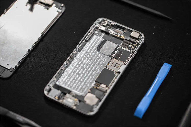 Thay pin khi có dấu hiệu xuống cấp