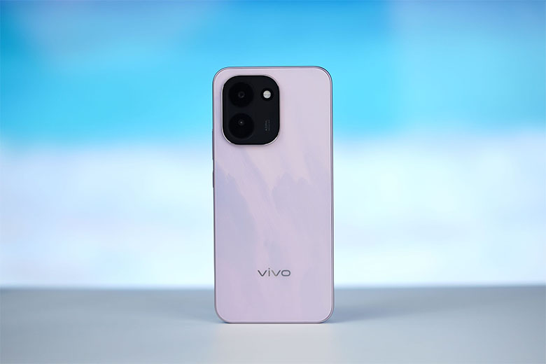 vivo Y600 Turbo – Pin 9.020mAh trong thân máy không quá cồng kềnh