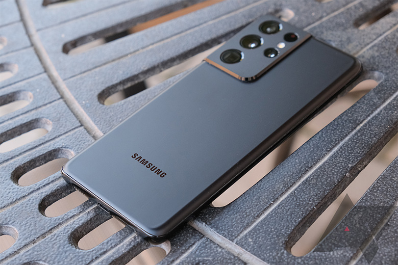 Galaxy S22 Ultra có thể được Samsung trang bị sạc nhanh 45W
