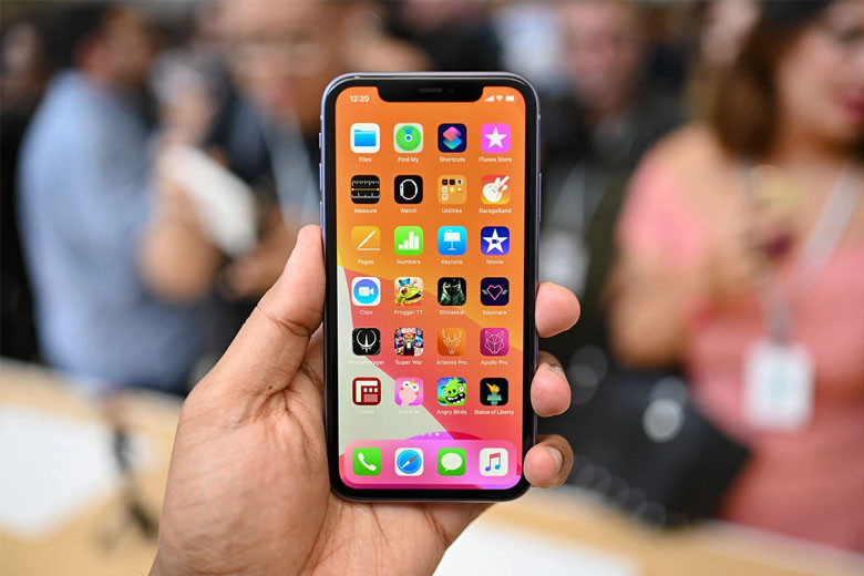 Notch trên iPhone 12 lớn hơn iPhone 13