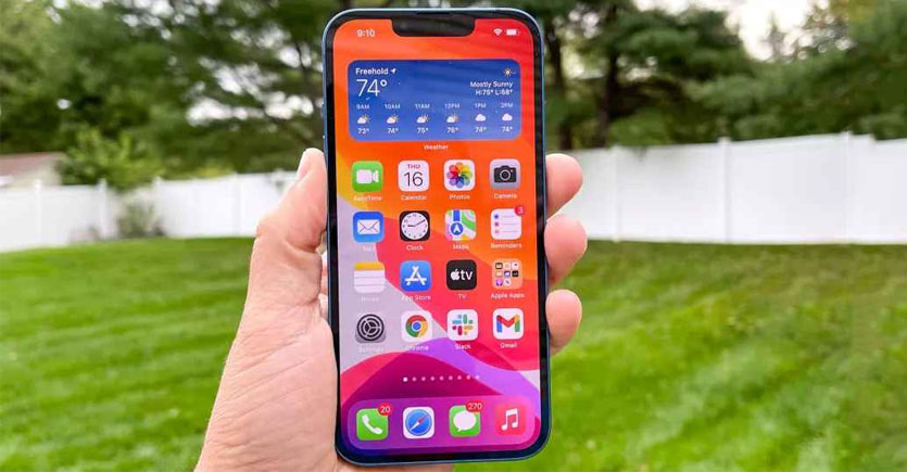 iPhone 13 có thời lượng pin lâu hơn iPhone 11 tới 2.5 giờ