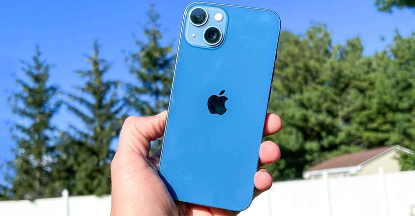 iPhone 13 có thiết kế vuông vức