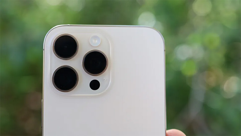 iPhone 16 Pro Max 256GB VN/A đi kèm với hệ thống 3 camera