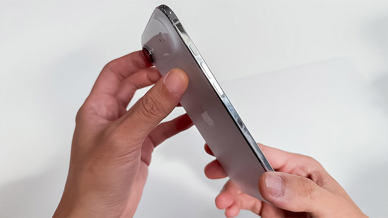 iPhone Air thực sự nổi bật. Khung máy được làm từ titan bền bỉ