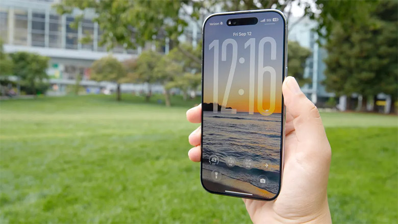 Cả iPhone Air và Samsung Galaxy S25 Edge đều được trang bị những công nghệ màn hình hàng đầu