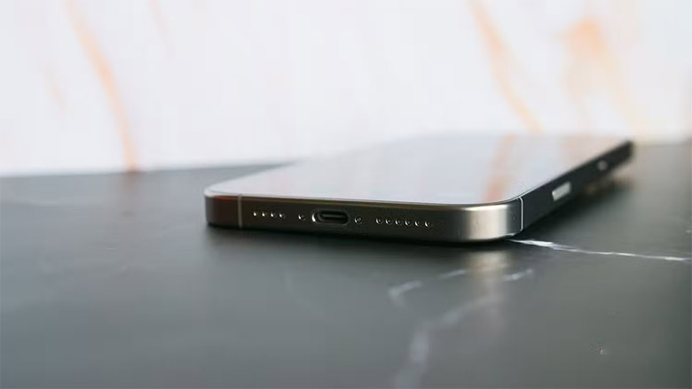 So sánh thời lượng pin iPhone Air và iPhone 16 Pro Max