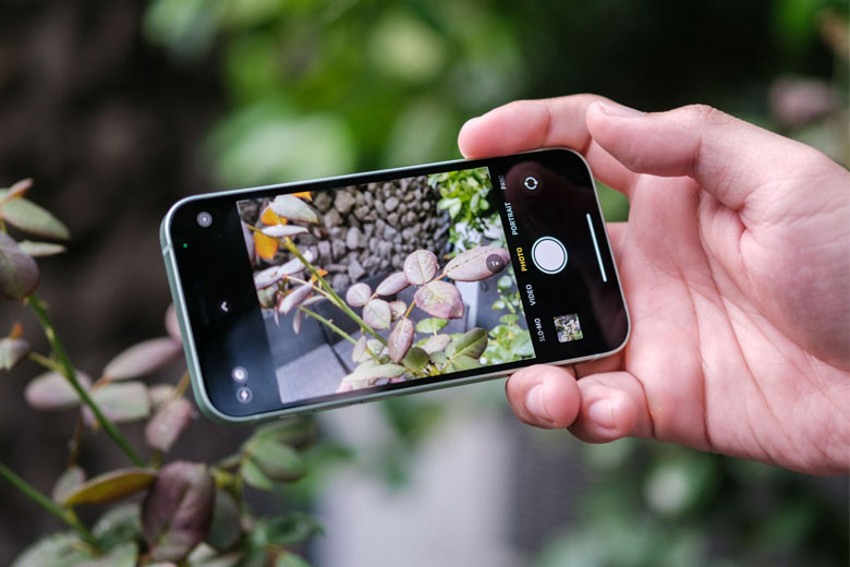 iPhone 12 mini chụp ảnh chuyên nghiệp