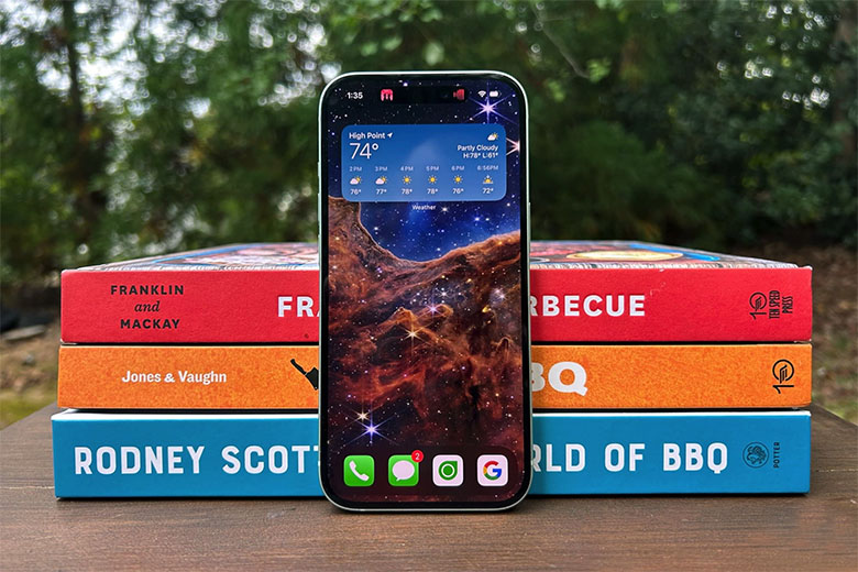 Về phía iPhone 15, chúng ta có A16 Bionic của Apple