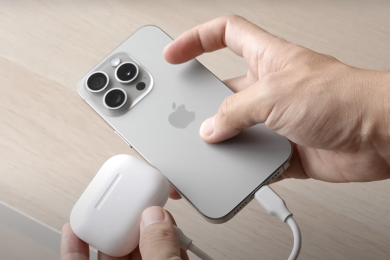 iPhone 15, 15 Pro hỗ trợ sạc ngược có dây qua cổng USB-C