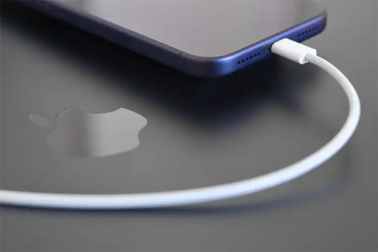 Sạc ngược trên iPhone 17 Pro