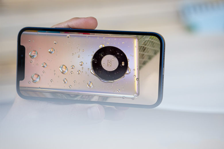 camera iPhone 12 cũng nhận được nâng cấp lớn so với iPhone 7 series