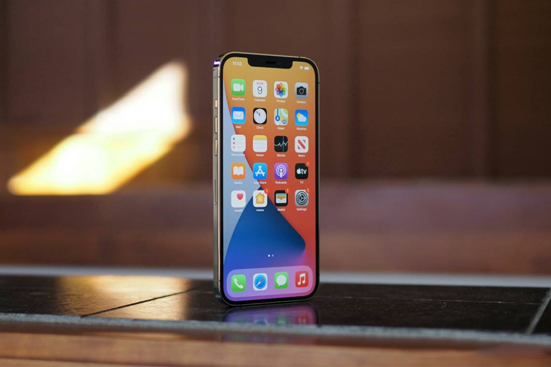 iPhone 12 Pro Max là chiếc iPhone có màn hình đẹp nhất thời điểm này?