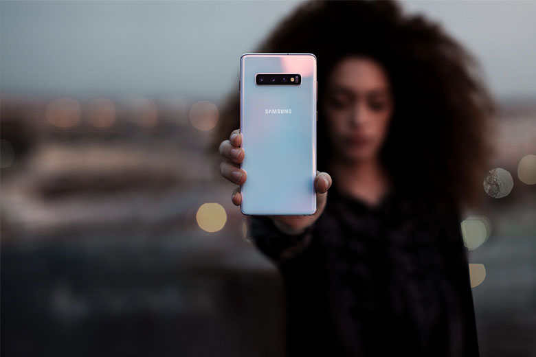 Galaxy S10 5G cũ mang vẻ đẹp sang trọng cho người sử dụng.