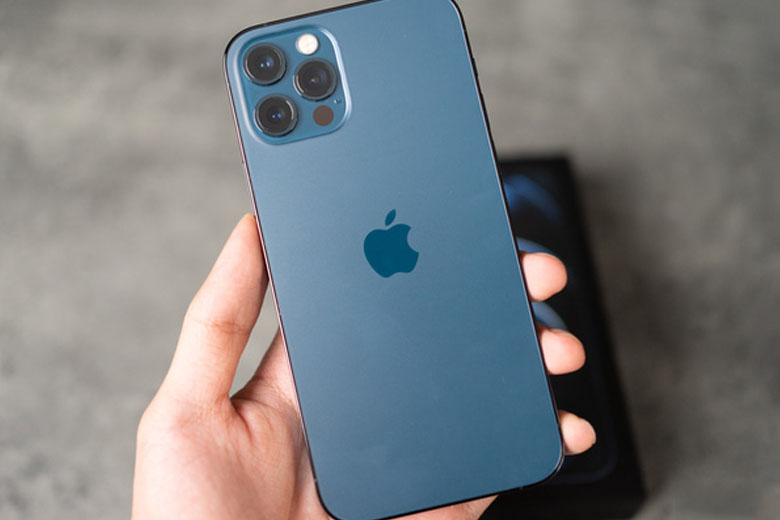 phần khung viền vát phẳng và đi kèm lớp hoàn thiện sáng bóng đem lại vẻ ngoài cao cấp, hiện đại 