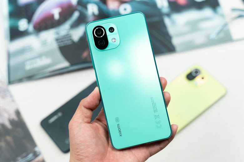 Xiaomi Mi 11 Lite 5G có ngoại hình sang trọng