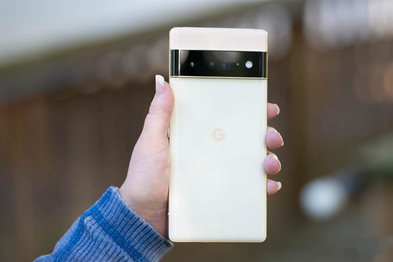 Google Pixel 6 Pro có ngoại hình giống với bản tiêu chuẩn