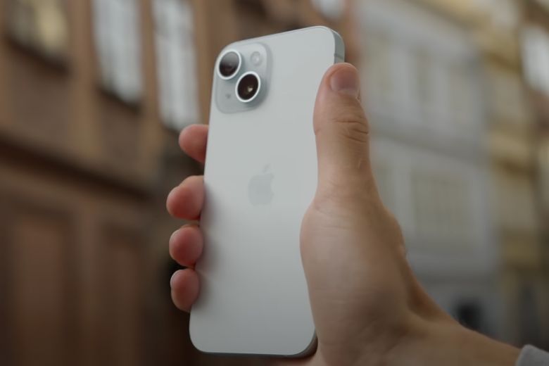 iPhone 15 được thiết kế với sự kế thừa và tiếp tục tinh thần thiết kế xuất sắc từ phiên bản iPhone 14 và iPhone 13.