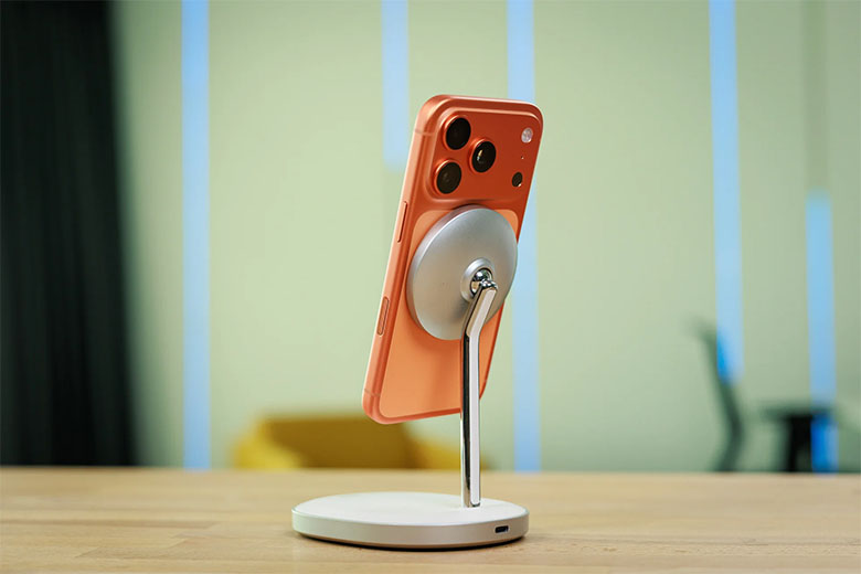 Hệ thống camera nâng cấp: Zoom 4X và Selfie tiên tiến