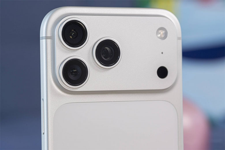 Camera: Hệ thống 48MP tuyệt vời với khả năng zoom ấn tượng