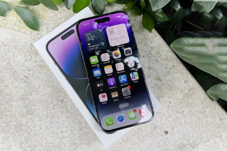 Tại thị trường Việt Nam thì máy được hỗ trợ khay SIM vật lý, 1 SIM vật lý và 1 eSIM.