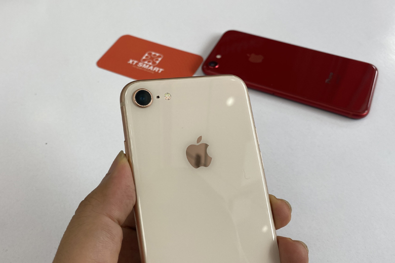 Camera iPhone 8 256GB được trang bị một ống kính