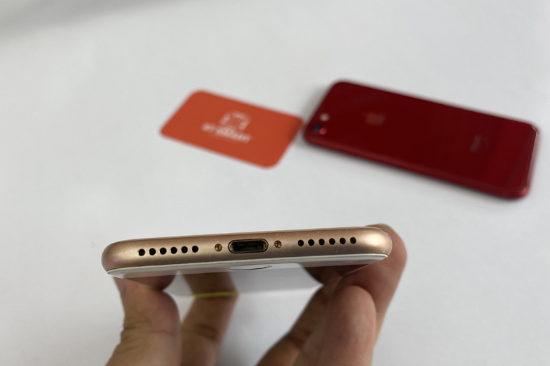 Phone 8 256GB cũ giá rẻ chỉ được trang bị viên pin khá nhỏ chỉ 1821 mAh